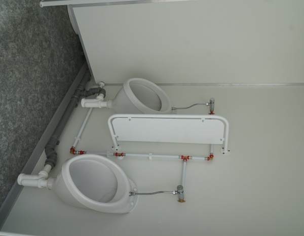 Module sanitaire sur mesure de 600 x 245 cm