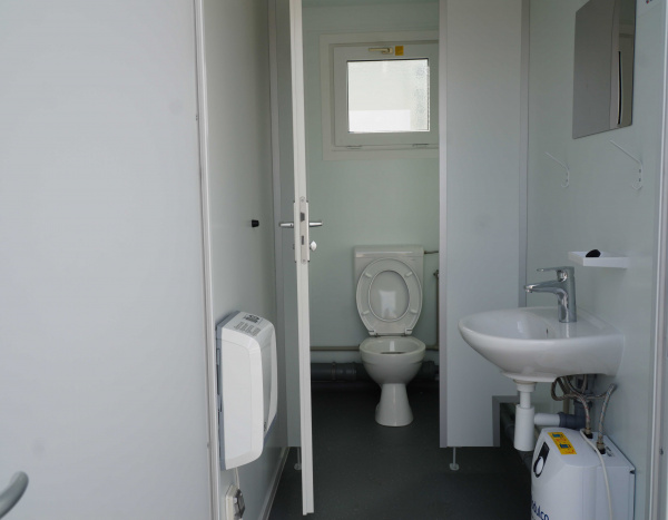 WC avec cuve de rétention de 4 m³ ( +/- 7,35 m² )