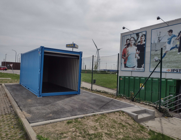 Oplslagcontainer "  sectionneldeur 20 voeten ( +/- 14,70 m² )