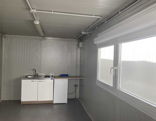 Module avec Kitchenette de +-600 x 300 cm || 6450,00 € ||