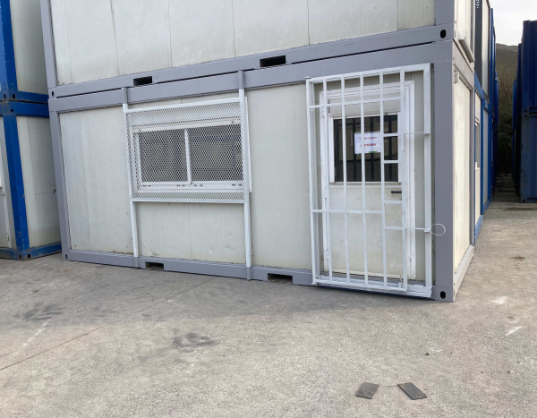 Module avec grillage de +- 600 x 245 cm || 6450,00 € ||