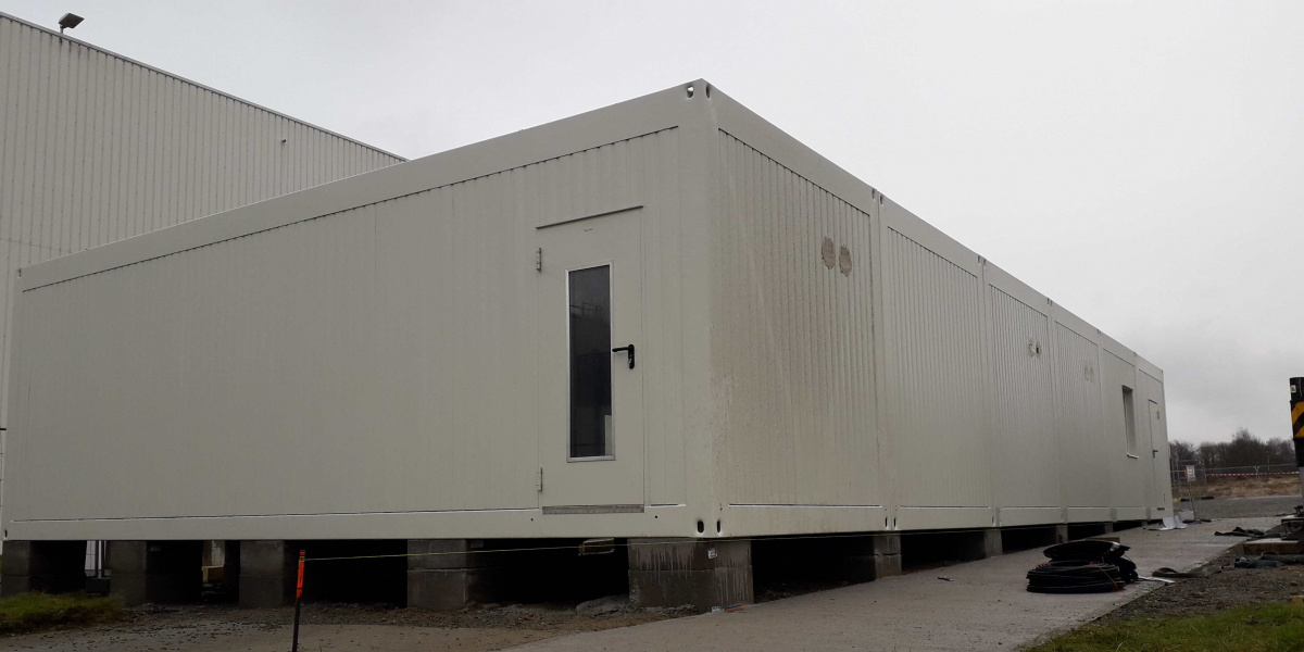 6 geschakelde units van +- 900 x 300 cm die een module vormen van  +- 900 x 1800 cm - slide 2