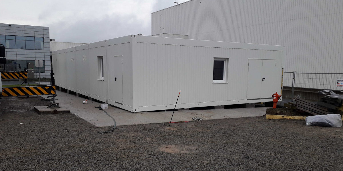 6 geschakelde units van +- 900 x 300 cm die een module vormen van  +- 900 x 1800 cm - slide 0
